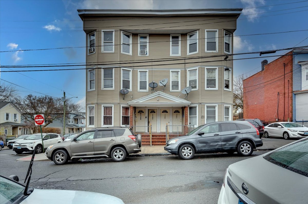 1149 Ogden st ext 3rd fl right